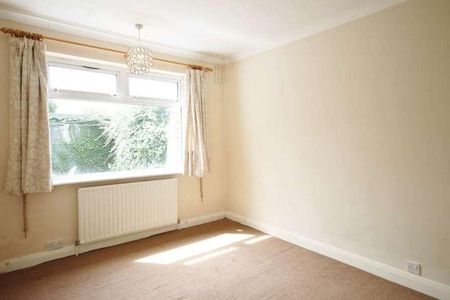 Tudor Drive, Morden, SM4 - Photo 2