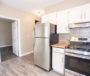 **ALL INCLUSIVE** 3 Bedroom + Office Apartment in St. Catharines!! - Photo 3
