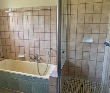 19 Shafton Street, Huntingdale VIC 3166 - House For Rent | Domain - Photo 4