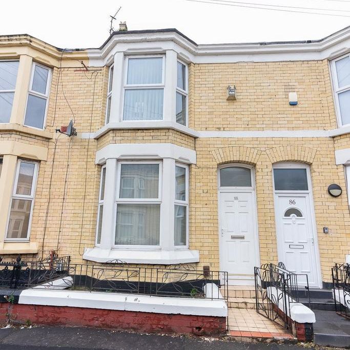 4 bedroom terraced house to rent - Photo 1