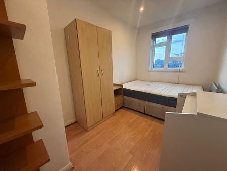 3 bedroom flat to rent - Photo 5