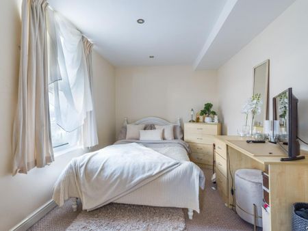 3 bedroom apartment to rent - Photo 3