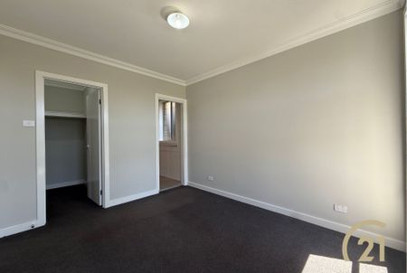 Modern 4 Bedroom Family Home! - Photo 4