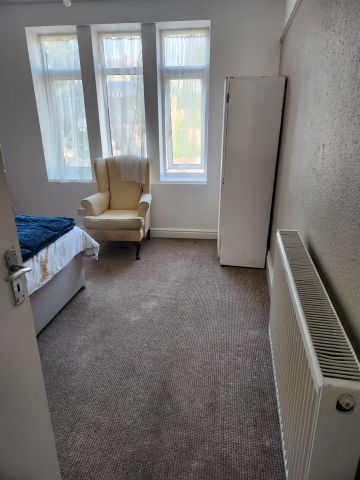 Room in a Shared Flat, Wellgate, S60 - Photo 2