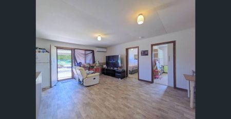 2x1 House in Warnbro with Workshop - Photo 2