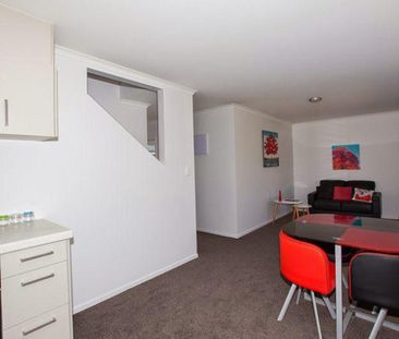 Short walk to Uni - Photo 1