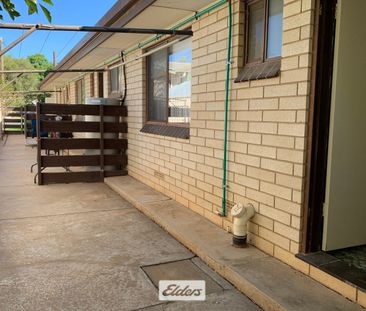 Neat 2 Bedroom Unit - Photo 1