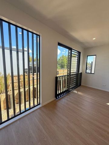 Sunnyhills Gem: Modern 4BR Townhouse! - Photo 5