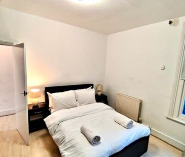 1 Bed Maisonette, Crimsworth Road, SW8 - Photo 2