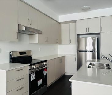 For Lease - 10 Reigate Avenue, Whitby, Ontario - Photo 6