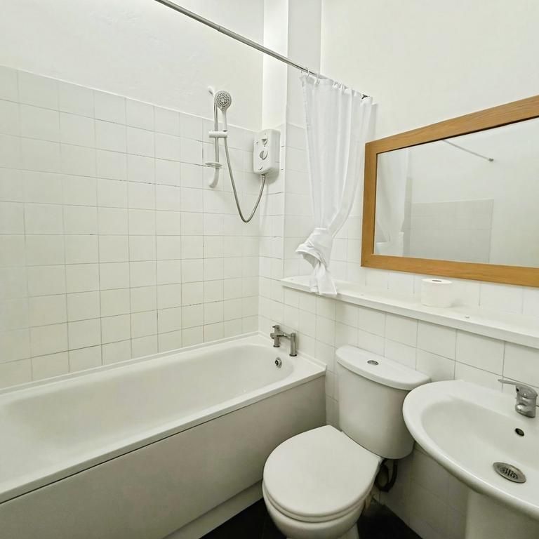 4 bedroom terraced house to rent - Photo 1