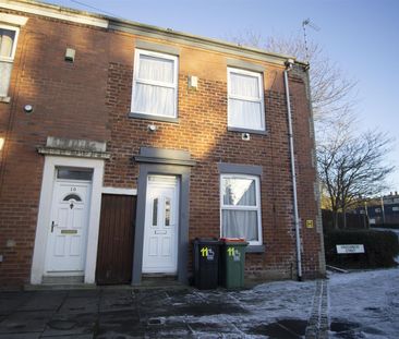 2 Bed House To Let on Kingswood Street, Preston - Photo 6