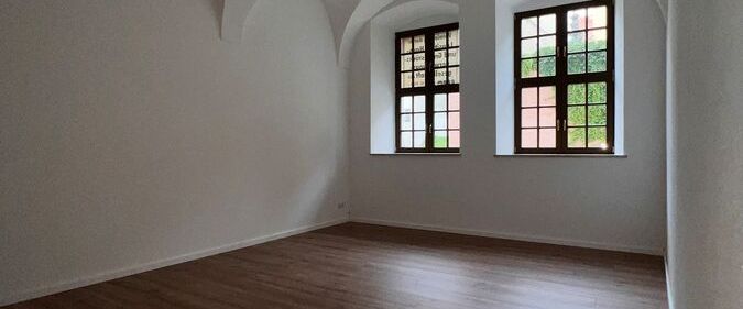 Erstbezug nach Komplettsanierung - großzügige 2-Raum Wohnung im Stadtzentrum von Zittau - Foto 1