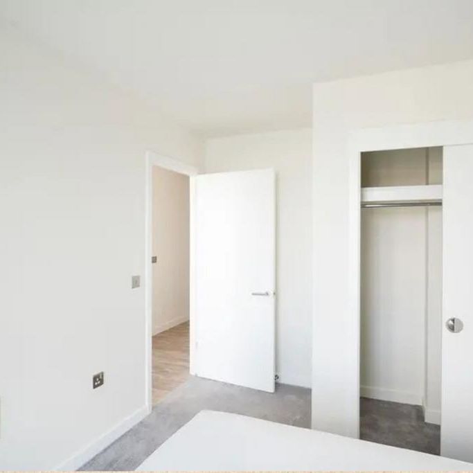 3 bedroom flat to rent - Photo 1