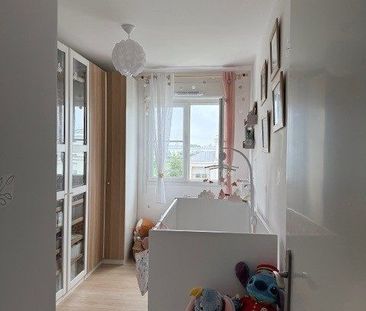 Appartement T3 Meublé - 63.78 m² - 3ème étage avec Ascenseur - Photo 3