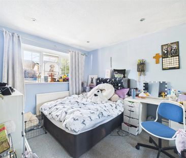 4 bedroom detached house to rent - Photo 2