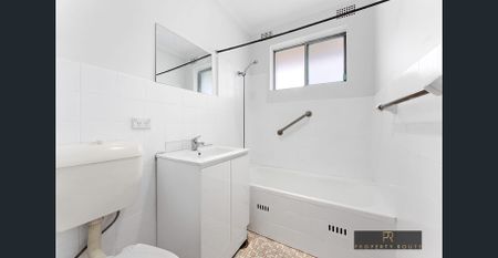 AIR CONDITIONED, TWO BEDROOM UNIT! - Photo 5