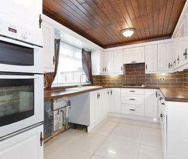 3 bedroom terraced house to rent - Photo 5