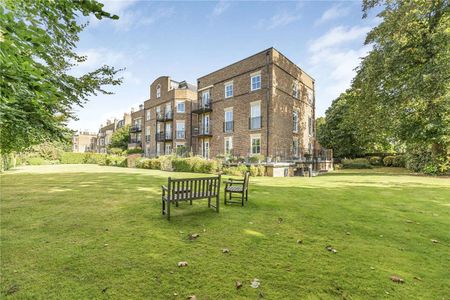 An exceptional one-bedroom penthouse apartment on Ham Common - Photo 4