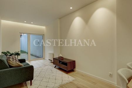 Apartamento T1 para arrendamento, com jardim privativo, no Campo Pequeno - Photo 2