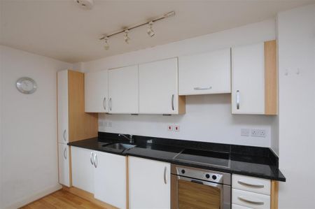 1 bedroom flat to rent - Photo 5