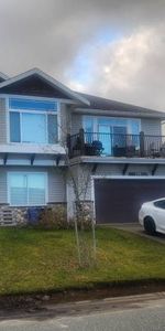 2 br - One Bathroom walk-out large Basement Suite (Campbell River) - Photo 4