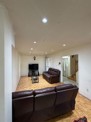 For Lease - 2 Ketchum Crescent Unit# MAIN &SECOND FLOOR, Markham, Ontario - Photo 1