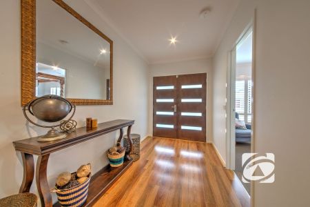 FAMILY LIVING IN SOUGHT AFTER CAVERSHAM WATERS ESTATE - Photo 2