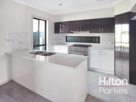 2/3 Henry Place, Plumpton NSW 2761 - Photo 3