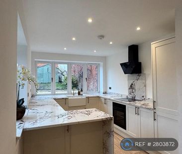 4 bedroom terraced house to rent - Photo 5