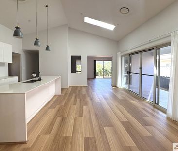 Spacious 4 Bedroom Home - Perfect For Families - Photo 2