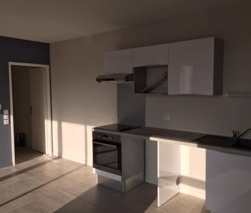 Location Appartement 3 pièces 64m² BORDEAUX 33100 - Photo 3