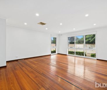 Spacious Family Sanctuary in a Peaceful Parkside Precinct! - Photo 5