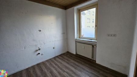 Zweizimmerwohnung mit unbefristetem Mietvertrag am Bahnhof – Ein Monat mietfrei gegen Selbstsanierung - Foto 3