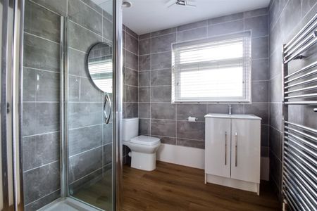 2 Bedroom Bungalow to let - Photo 3