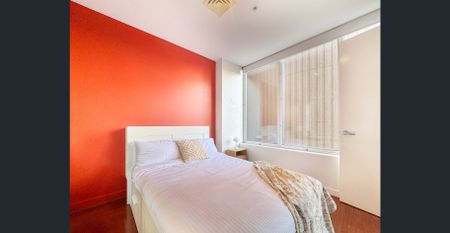 Living In Collins Street - Photo 4