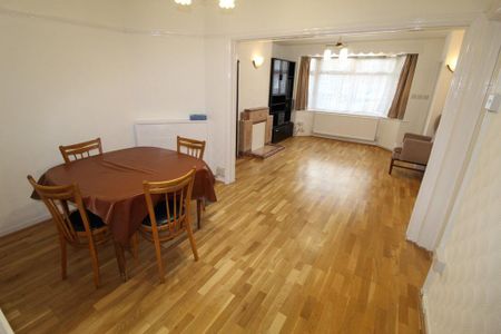 3 bedroom semi-detached house to rent - Photo 2