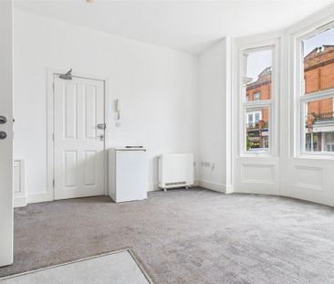 Property to rent - Photo 2