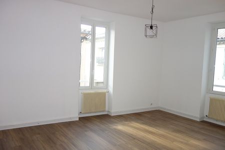 Location - Appartement T4 de 80 m² dans immeuble de ville bien entretenu - Photo 5