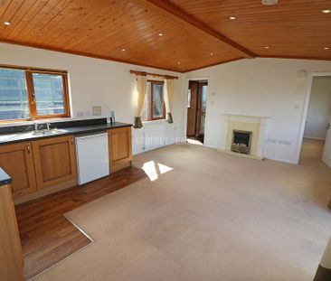2 bedroom detached house to rent - Photo 2