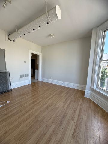 For Lease - 139 1/2 John Street Unit# 4, Hamilton, Ontario - Photo 2