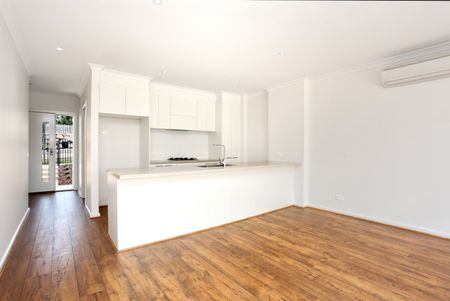 11 Linacre Drive, Bundoora VIC 3083 - Townhouse For Rent | Domain - Photo 3