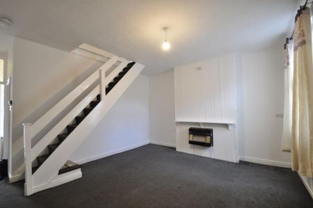 3 bedroom terraced house to rent - Photo 2