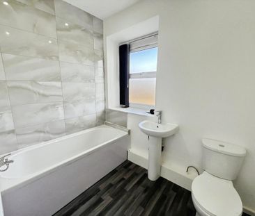 2 bedroom terraced house to rent - Photo 3