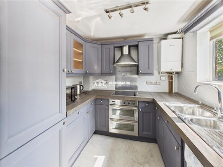 Hill View, CR3 0HE, Whyteleafe - Photo 3