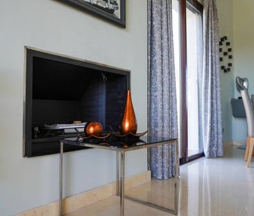 3 bedroom luxury penthouse for rent in Benahavís, Spain - Photo 1