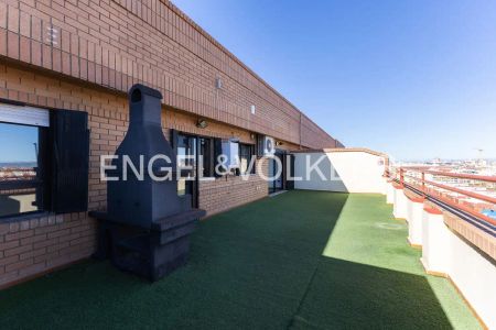 Valencia - Photo 4