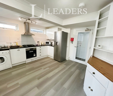 House to rent - Photo 1