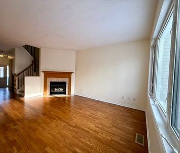 For Lease - 206 Claridge Drive, Barrhaven, Ontario - Photo 2