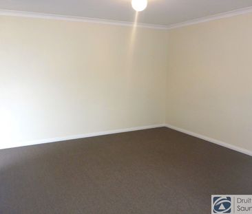 Delightful Villa - Superb Location! - Photo 2